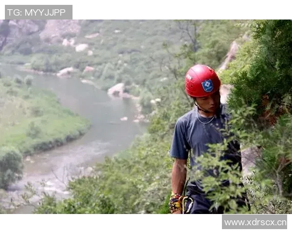 西安攀岩队配合分析:技术与默契的深度对比探讨 西安攀岩队配合分析:技术与默契的深度对比探讨